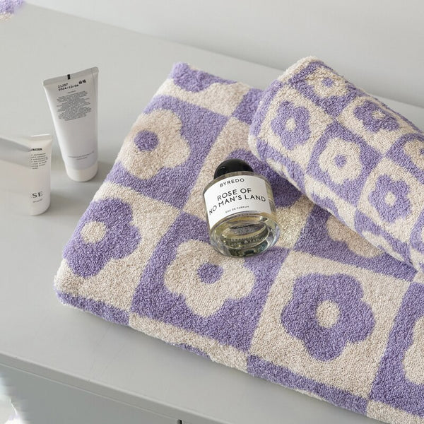 colorful colourful retro checkered flower floral hand and bath towels for bathroom decoration beach towel homewares home decor interior