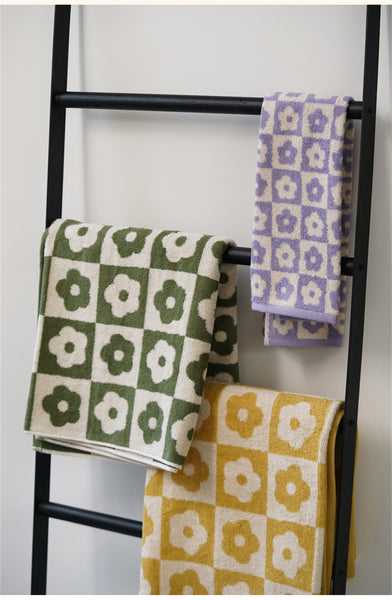 colorful colourful retro checkered flower floral hand and bath towels for bathroom decoration beach towel homewares home decor interior