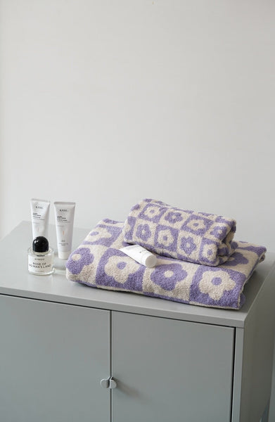 colorful colourful retro checkered flower floral hand and bath towels for bathroom decoration beach towel homewares home decor interior
