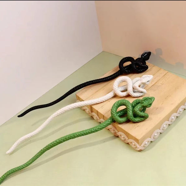 y2k snake hair stick hair fork pin hair accessories jewelry fun bold updo hair styles serpente serpenti