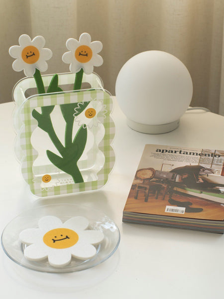 decorative acrylic wavy checkered daisy vases