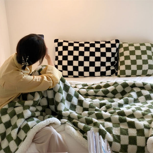 checkered checkerboard print plush fleece blanket throw checker pattern colorful sofa bedroom