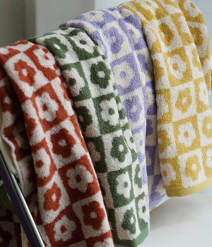 colorful colourful retro checkered flower floral hand and bath towels for bathroom decoration beach towel homewares home decor interior 