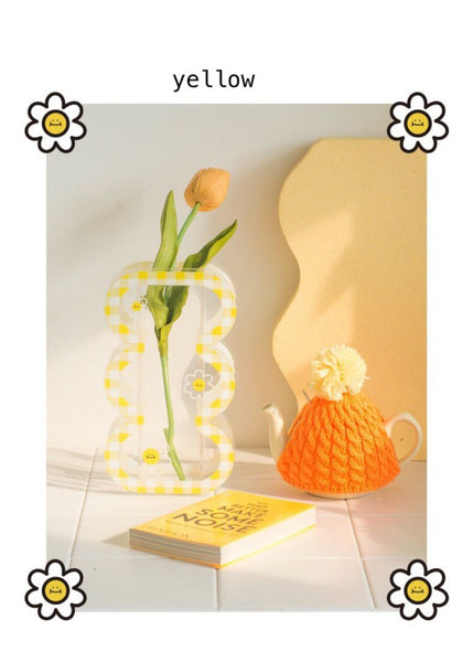 decorative acrylic wavy checkered daisy vases