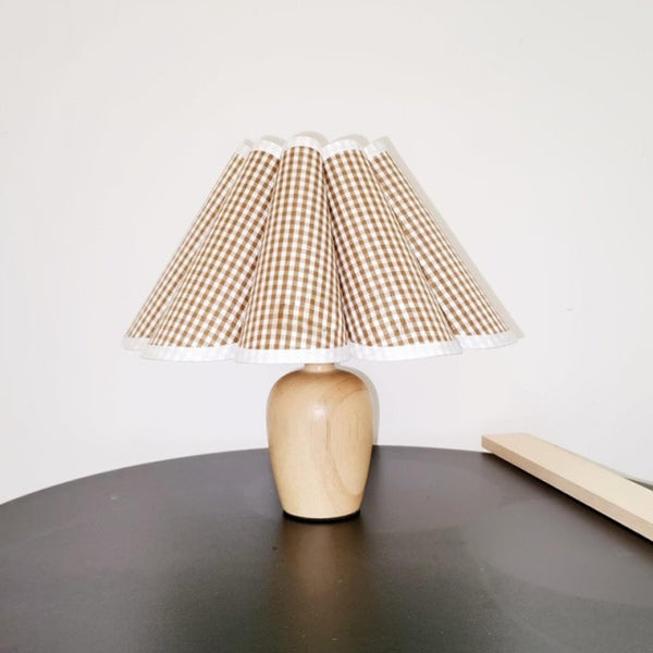 retro wooden body pleated lamp shade table lamp lighting